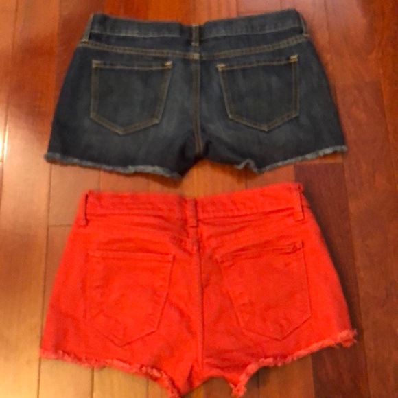 Women’s old navy shorts 2 Lot size 4 - Picture 2 of 2